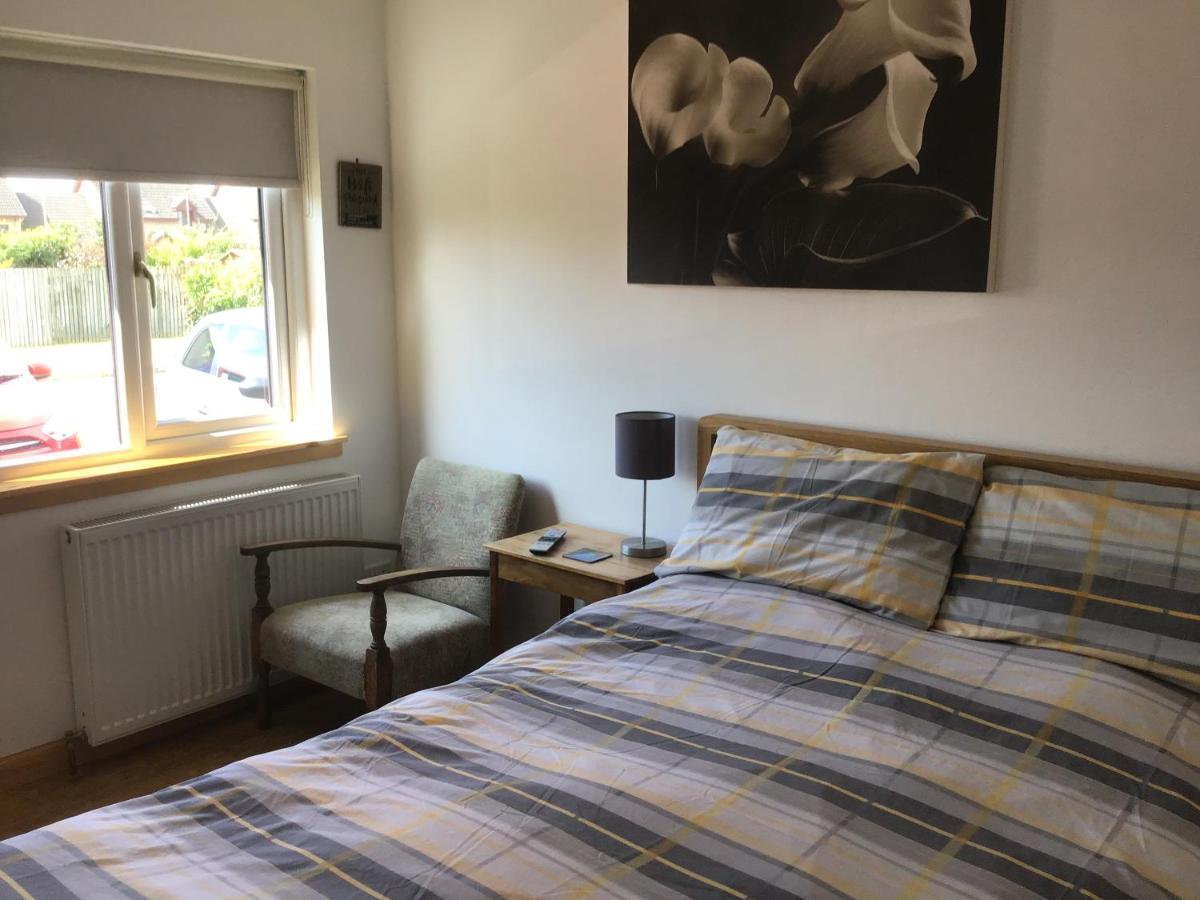 Exclusive Private Double Room, En-Suite Wet Room Private Entrance Forres Esterno foto
