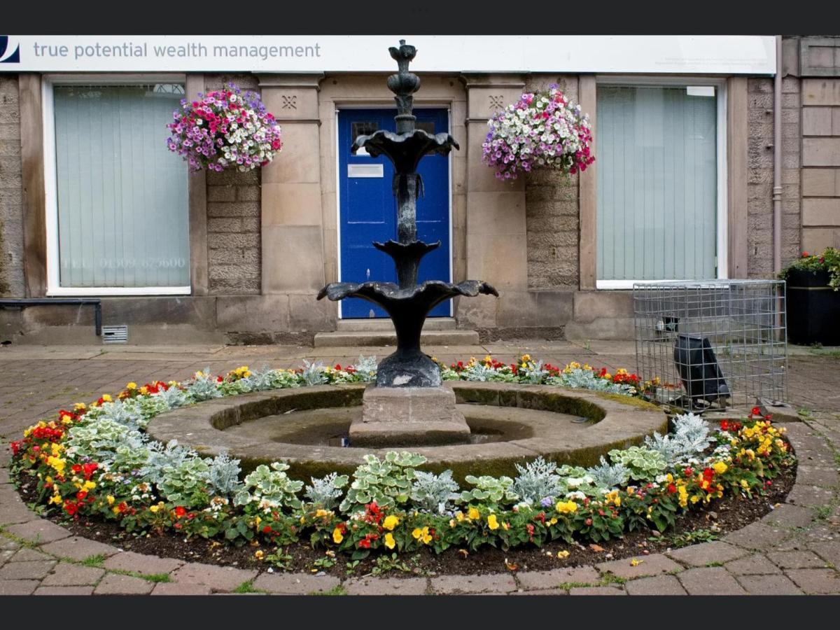 Exclusive Private Double Room, En-Suite Wet Room Private Entrance Forres Esterno foto
