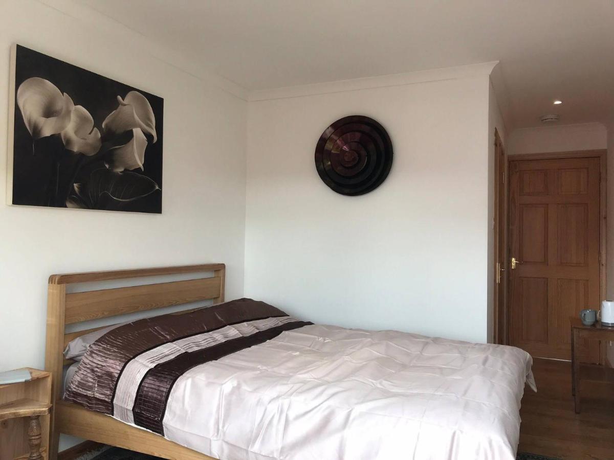 Exclusive Private Double Room, En-Suite Wet Room Private Entrance Forres Esterno foto