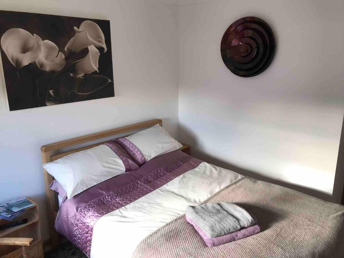 Exclusive Private Double Room, En-Suite Wet Room Private Entrance Forres Esterno foto